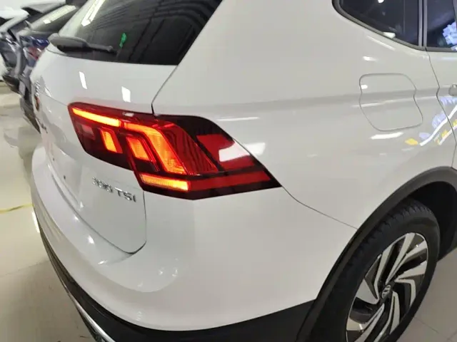 Volkswagen Tiguan L — Фото автомобиля 7
