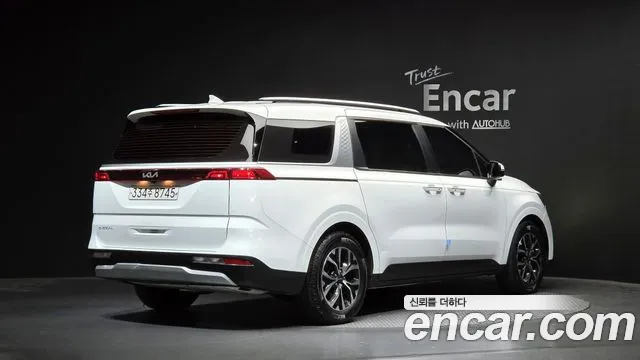 Kia Carnival — Фото автомобиля 2