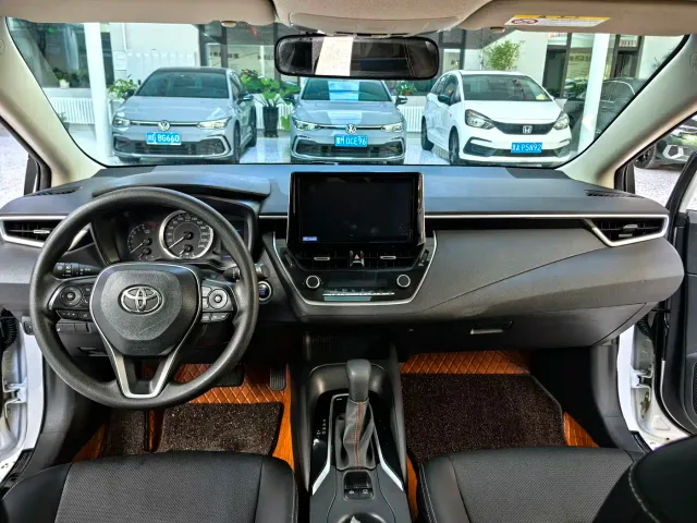 Toyota Corolla — Фото автомобиля 12