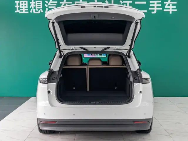 Li Auto i6 — Фото автомобиля 6