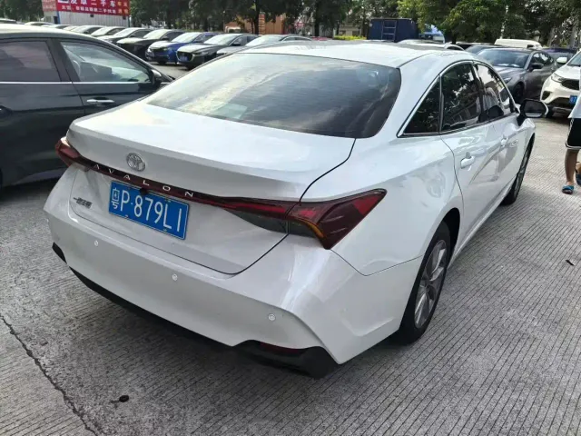Toyota Avalon — Фото автомобиля 3
