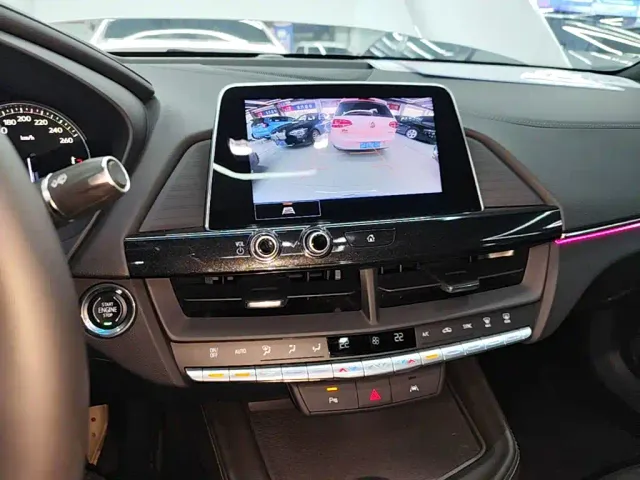 Cadillac CT4 — Фото автомобиля 12