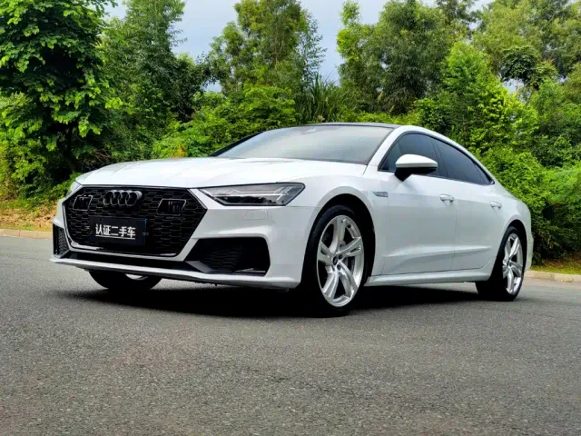 Фотография автомобиля — Audi A7L
