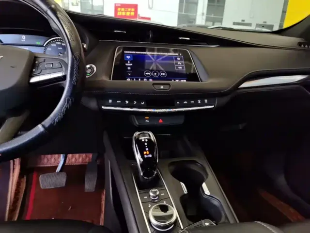 Cadillac XT4 — Фото автомобиля 12