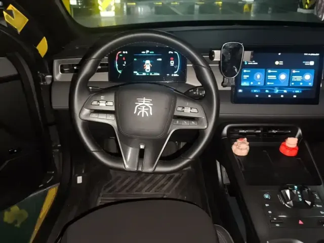 BYD Qin PLUS 2025 DM-i Smart Drive 55KM Leader — Фото автомобиля 2
