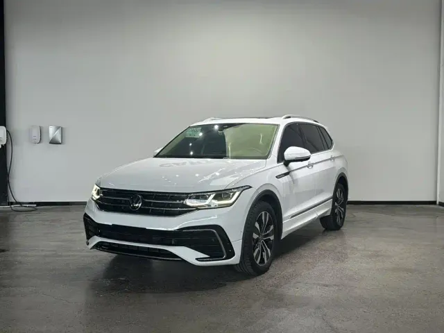 Фотография автомобиля — Volkswagen Tiguan L