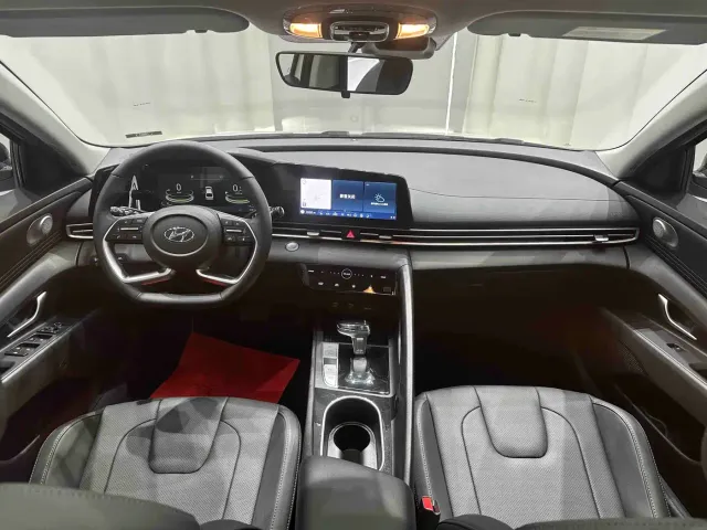Hyundai Elantra — Фото автомобиля 13