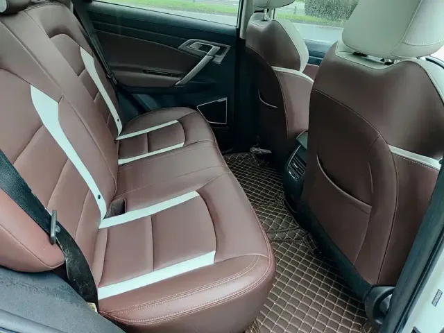 Geely Boyue — Фото автомобиля 11