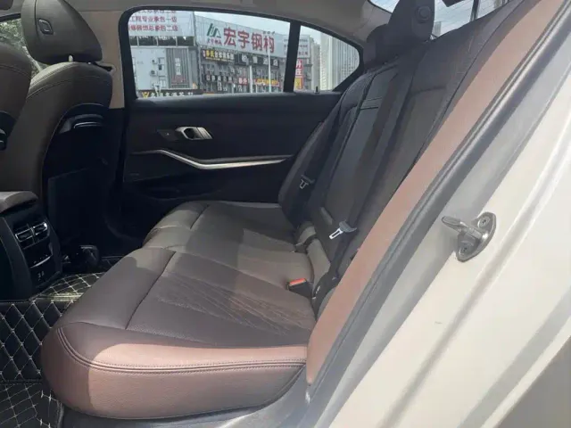 BMW 3 Series — Фото автомобиля 11