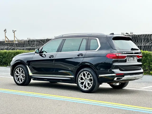 BMW X7 — Фото автомобиля 5