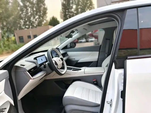 Dongfeng eπ 007 — Фото автомобиля 4