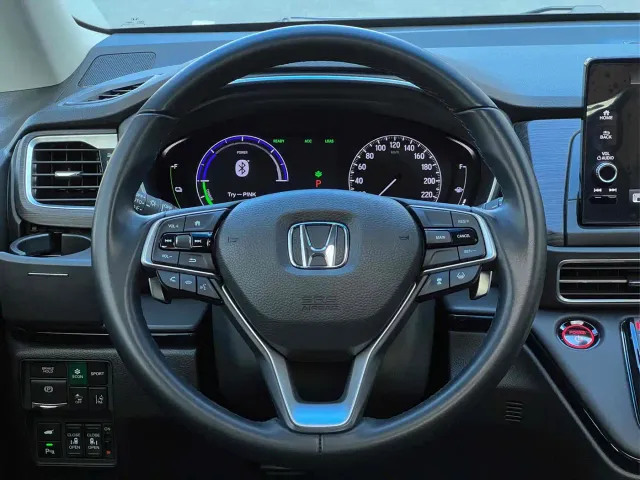Honda Elysion — Фото автомобиля 14