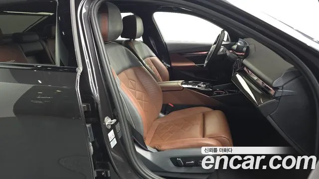 BMW i5 G60 — Фото автомобиля 12