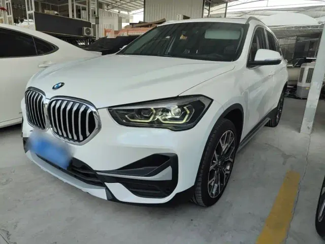 Фотография автомобиля — BMW X1