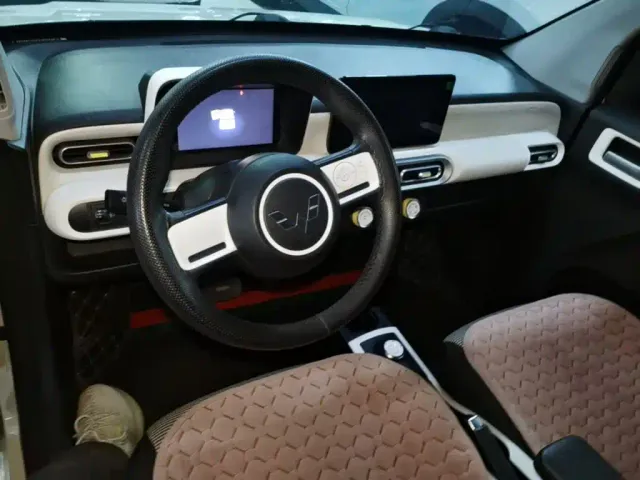 Wuling Hongguang Mini EV — Фото автомобиля 9