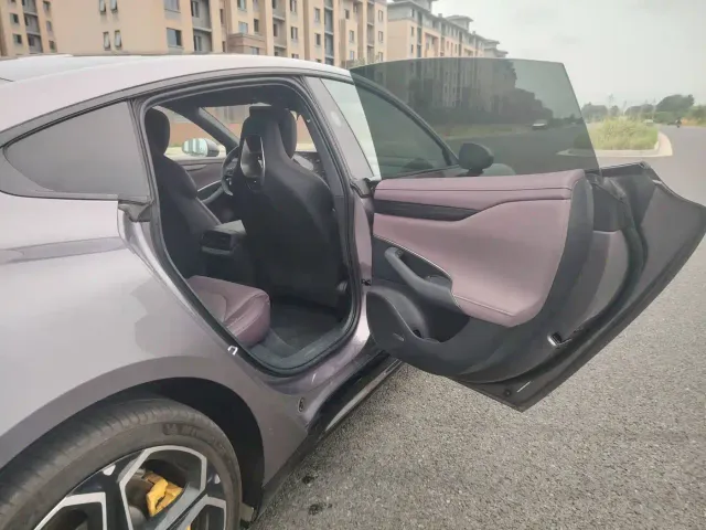 Xiaomi SU7 — Фото автомобиля 17