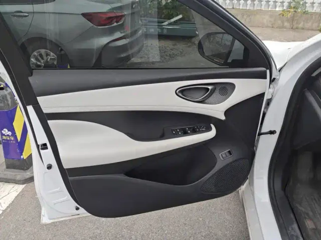 BYD Seal 05 DM-i — Фото автомобиля 7