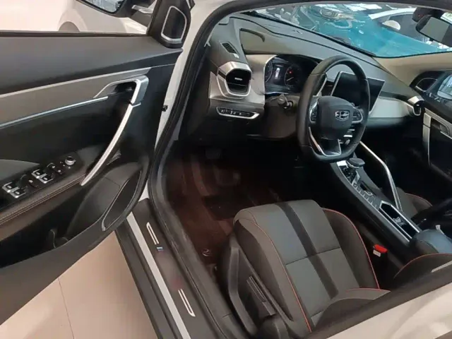 Geely Binyue — Фото автомобиля 15