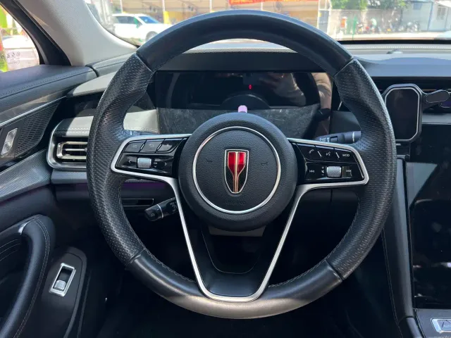 Hongqi H5 — Фото автомобиля 21