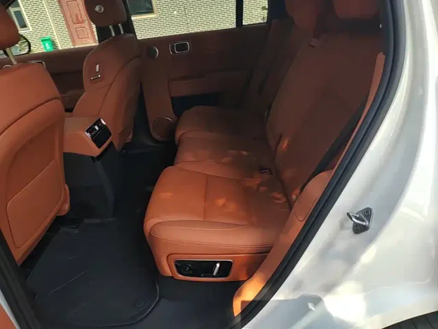 Li Auto L7 — Фото автомобиля 13