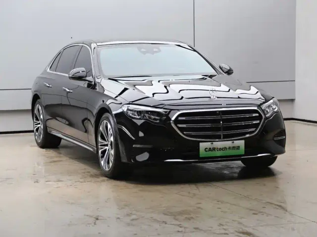 Mercedes-Benz E-Class — Фото автомобиля 26
