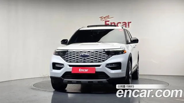 Ford Explorer — Фото автомобиля 3