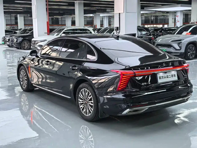 Hongqi H5 — Фото автомобиля 12