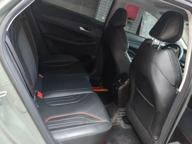 Geely Binrui — Фото автомобиля 9