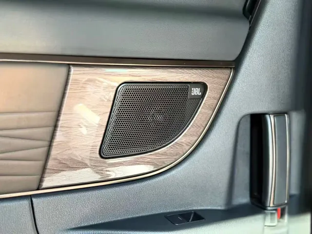 Toyota Alphard — Фото автомобиля 17