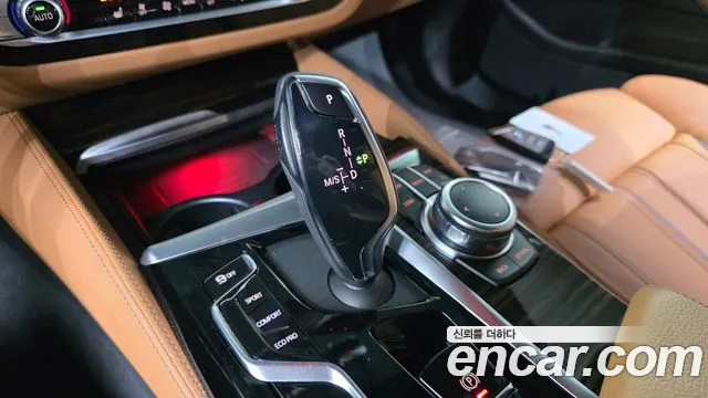 BMW 5-Series — Фото автомобиля 9
