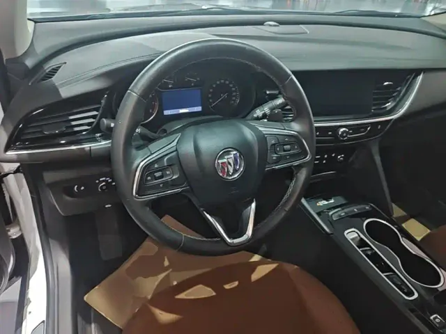 Buick Regal — Фото автомобиля 10