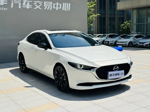 Mazda Axela — Фото автомобиля 3