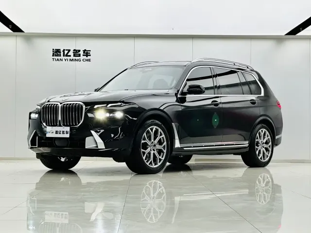 Фотография автомобиля — BMW X7