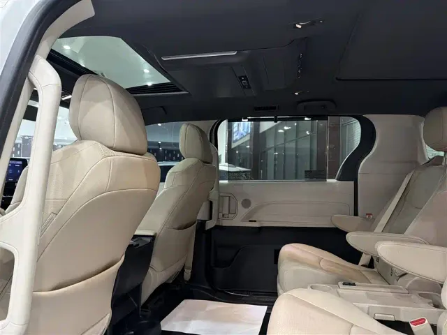 Toyota Granvia — Фото автомобиля 12