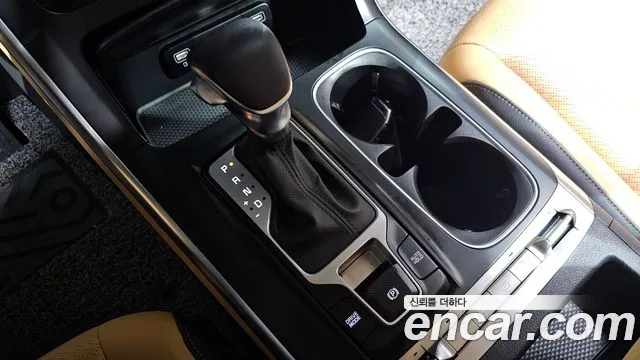 Kia Carnival Generation 4 — Фото автомобиля 12