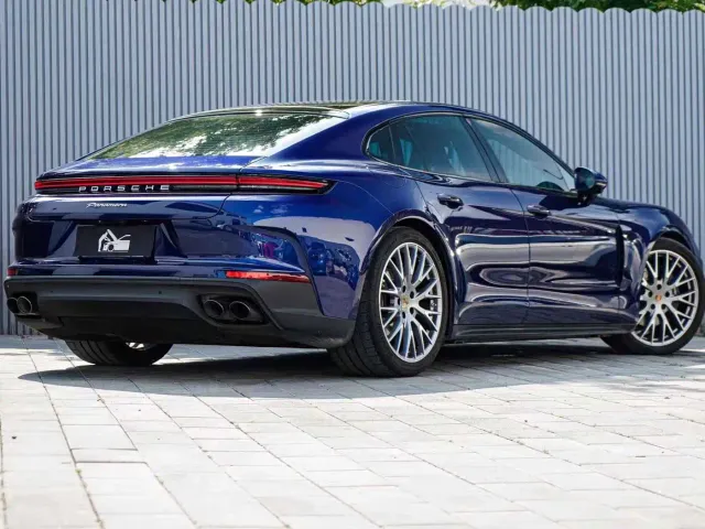 Porsche Panamera — Фото автомобиля 2