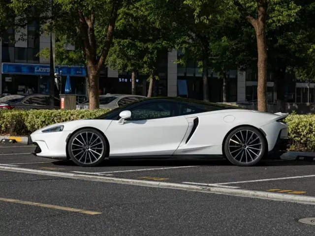 McLaren GT — Фото автомобиля 7