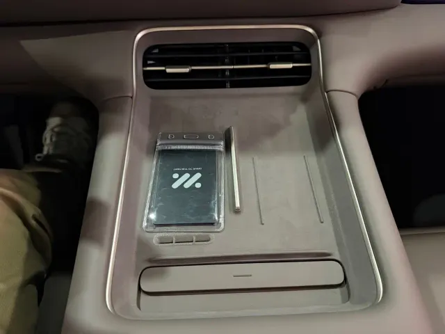 IM Motors LS6 — Фото автомобиля 16