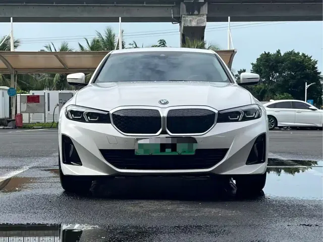 BMW i3 — Фото автомобиля 2