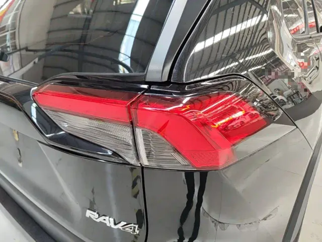 Toyota RAV4 — Фото автомобиля 7