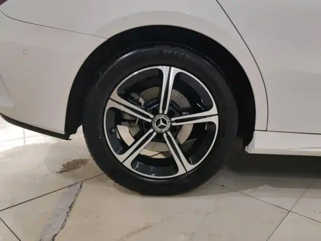 Mercedes-Benz A-Class — Фото автомобиля 6