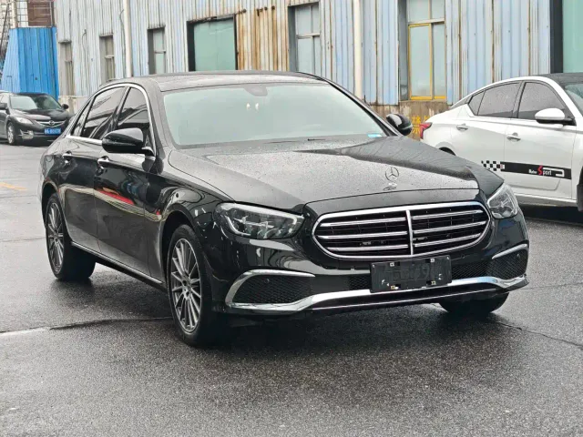 Mercedes-Benz E-Class — Фото автомобиля 2