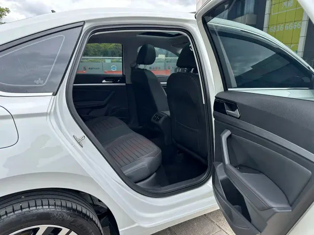 Volkswagen Lavida — Фото автомобиля 27