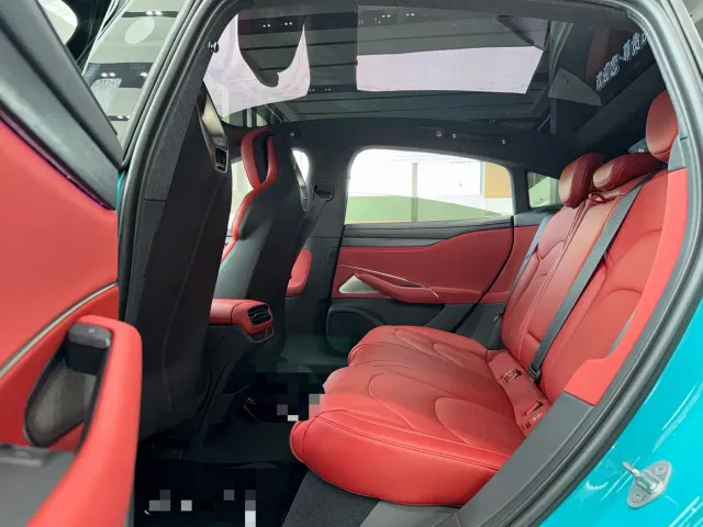Xiaomi SU7 — Фото автомобиля 7