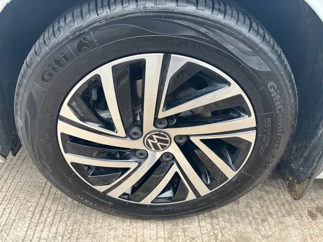 Volkswagen Lavida — Фото автомобиля 15