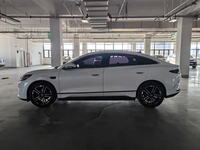 BYD Qin L — Фото автомобиля 6