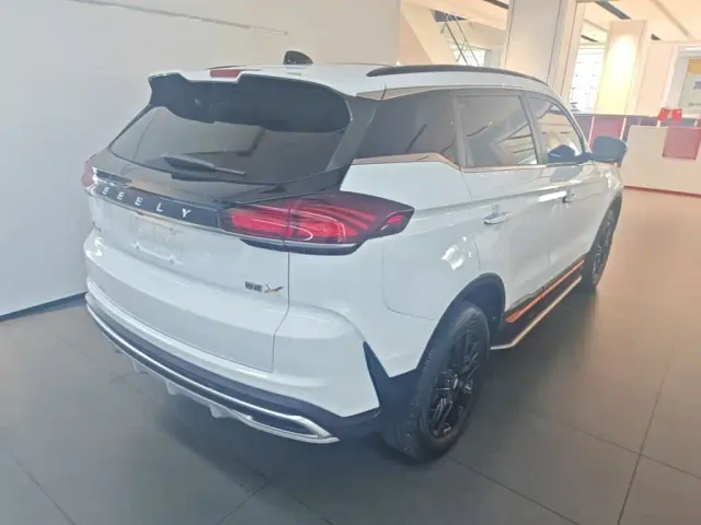 Geely Boyue — Фото автомобиля 6