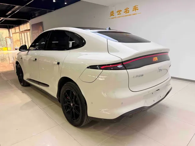 IM Motors LS6 — Фото автомобиля 12