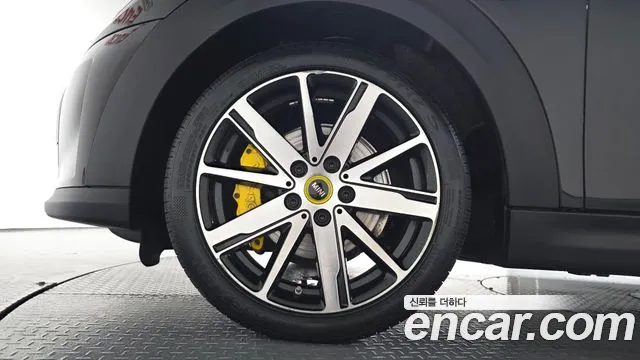 MINI Cooper Cooper Electric — Фото автомобиля 4