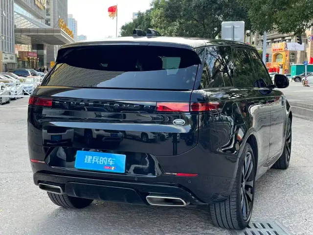 Land Rover Range Rover Sport — Фото автомобиля 3